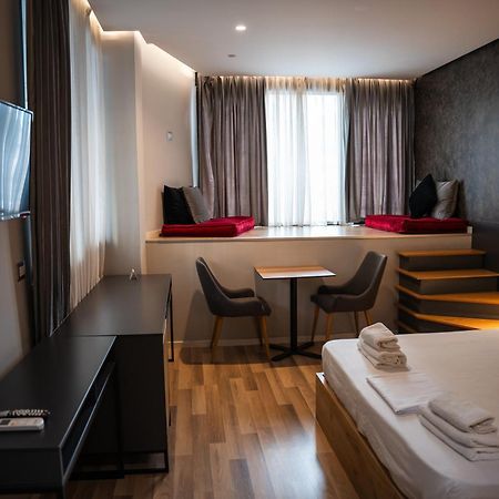 Center Boutique Hotel Tiranë Ngoại thất bức ảnh