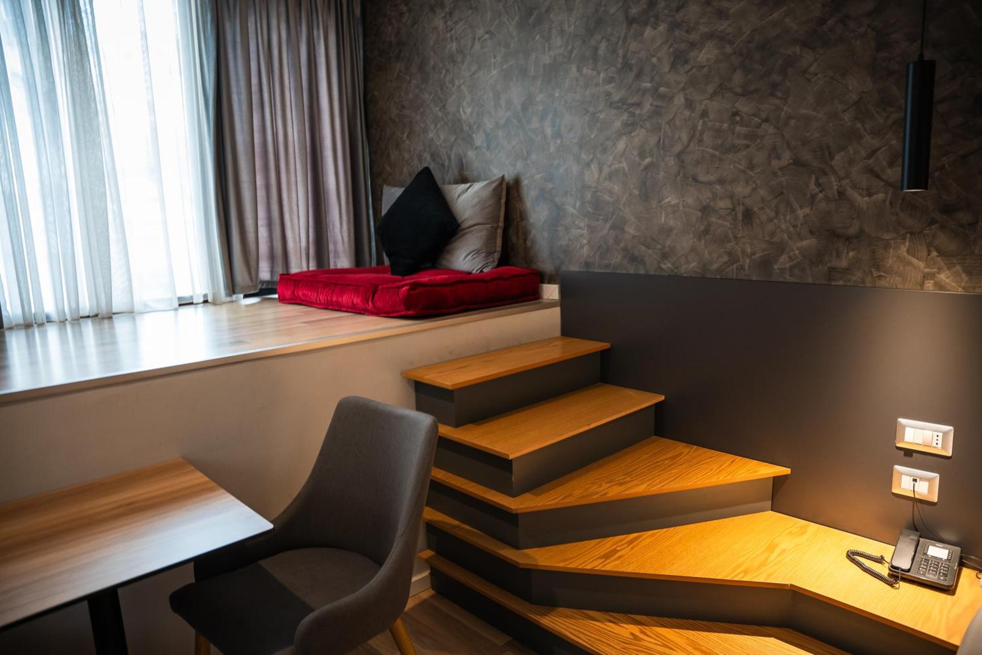 Center Boutique Hotel Tiranë Ngoại thất bức ảnh