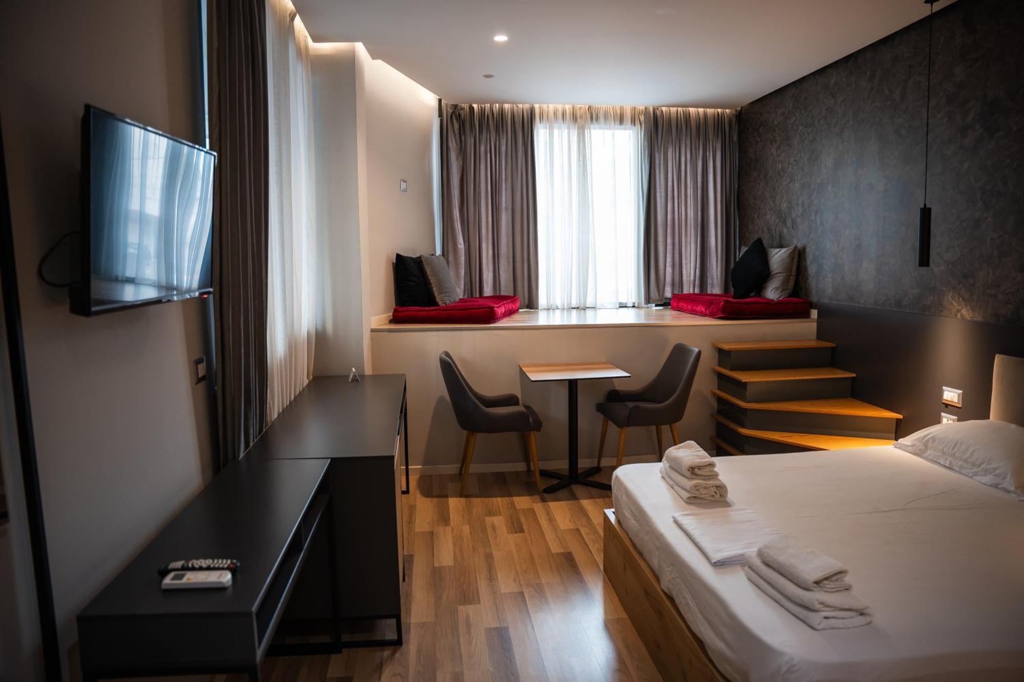 Center Boutique Hotel Tiranë Ngoại thất bức ảnh