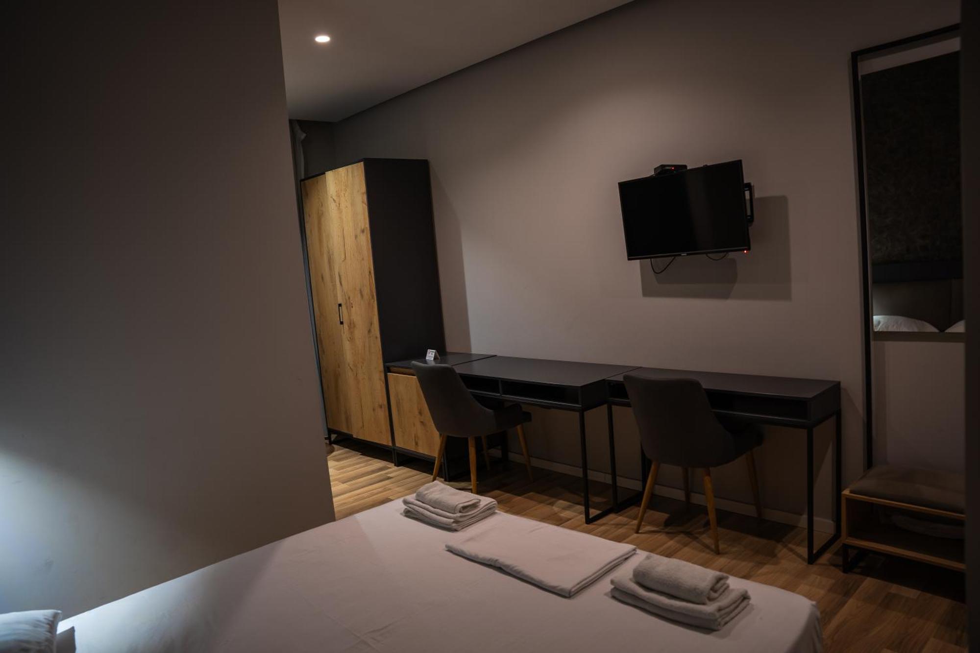 Center Boutique Hotel Tiranë Ngoại thất bức ảnh